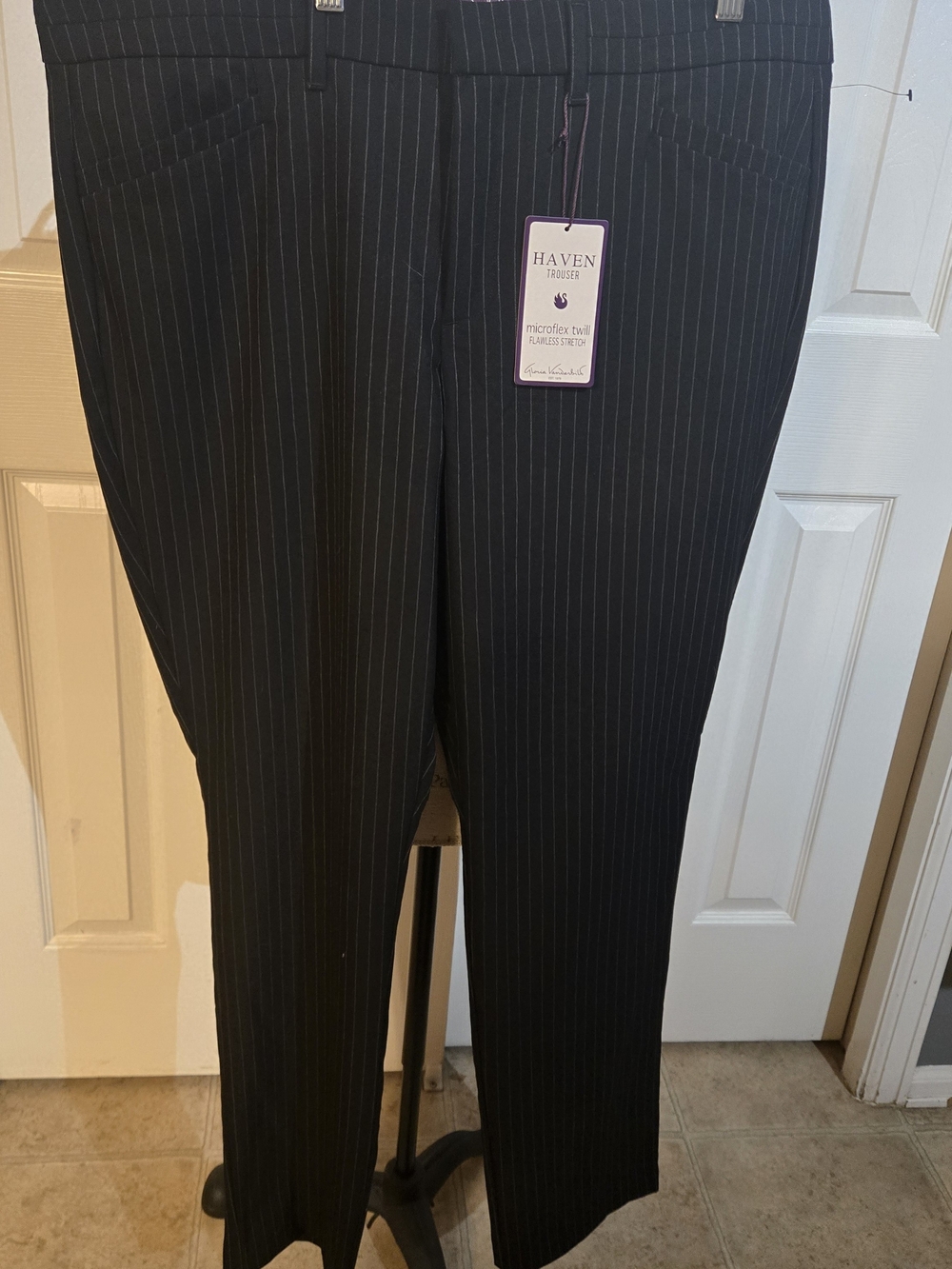 Gloria Vanderbilt Black with White Pinstripe Trousers